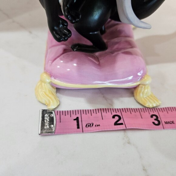 Looney Tunes Pepe Le Pew "Zie Broken Heart Of Love" Goebel Figurine 2809 Limited - Picture 7 of 8